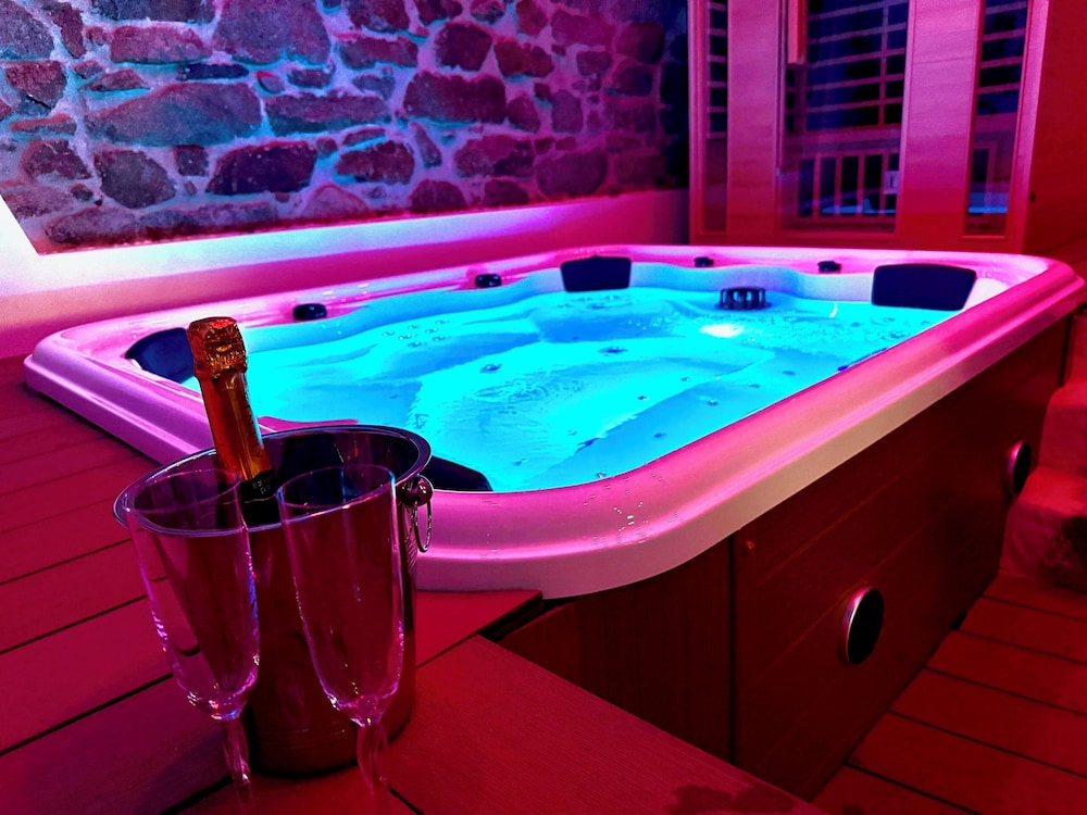 EXORIA Luxury Rooms & Spa