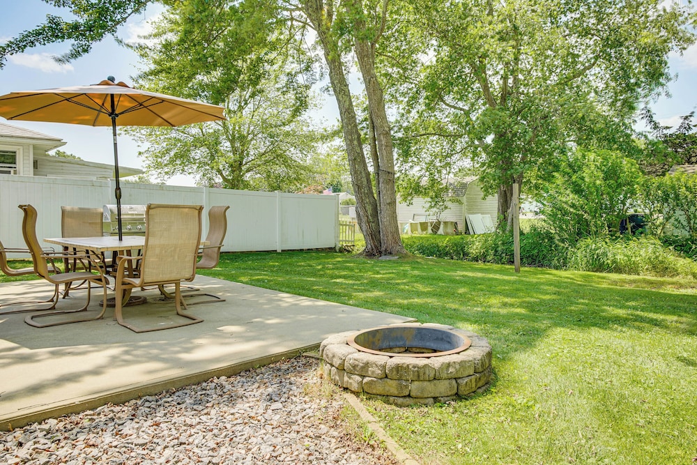 1/2 Mi to Beach: Family Retreat in Old Lyme!