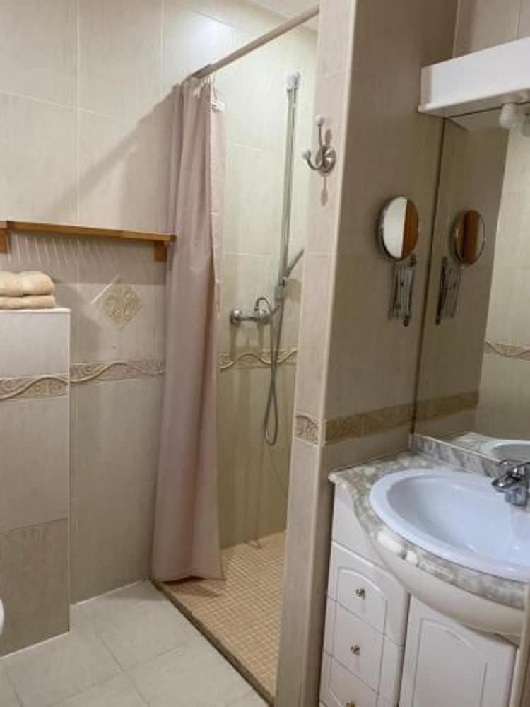 Coastal House in La Marina-sleeps6 - Private Pool