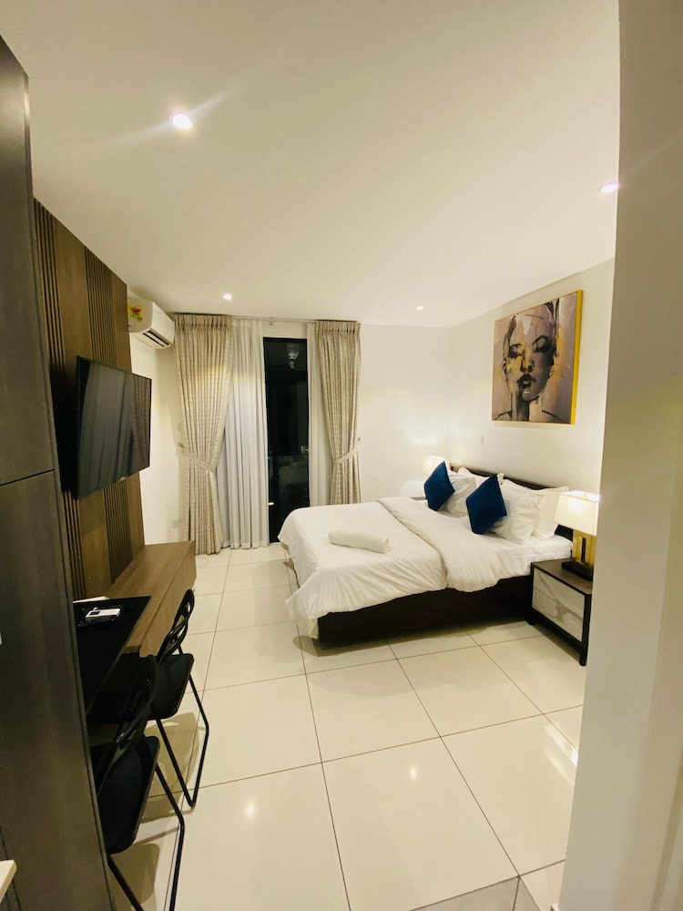 EBS LEGEND ONE BEDROOM DUPLUX embassy