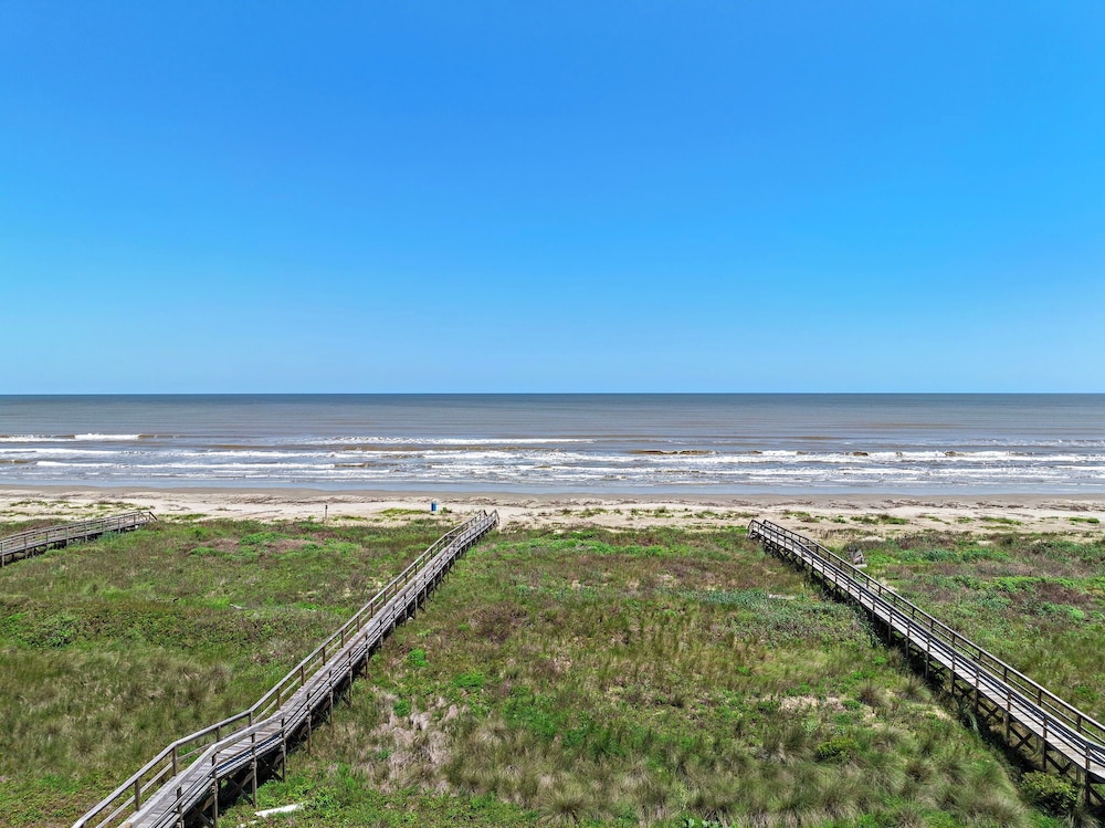 Sandcastle by Ryson Vacation Rentals