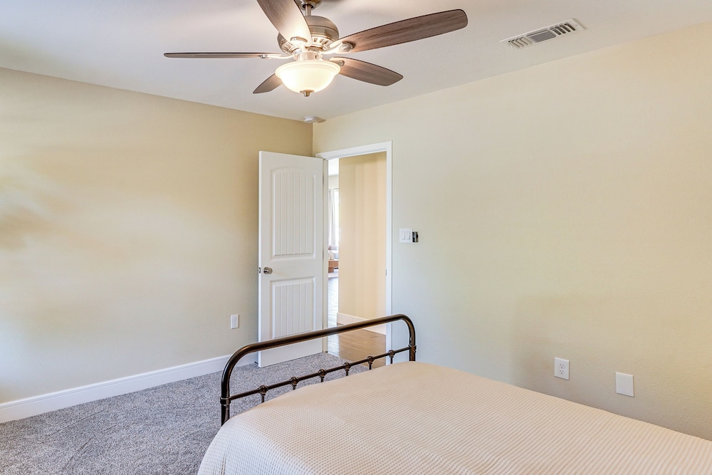 Golf, Shop & Explore: Home 5 Mi to Dtwn Midland!