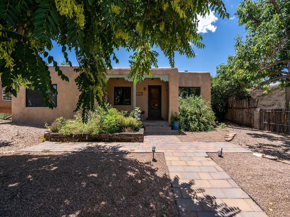 Kiva Cottage by Kokopelli Property Management view 4