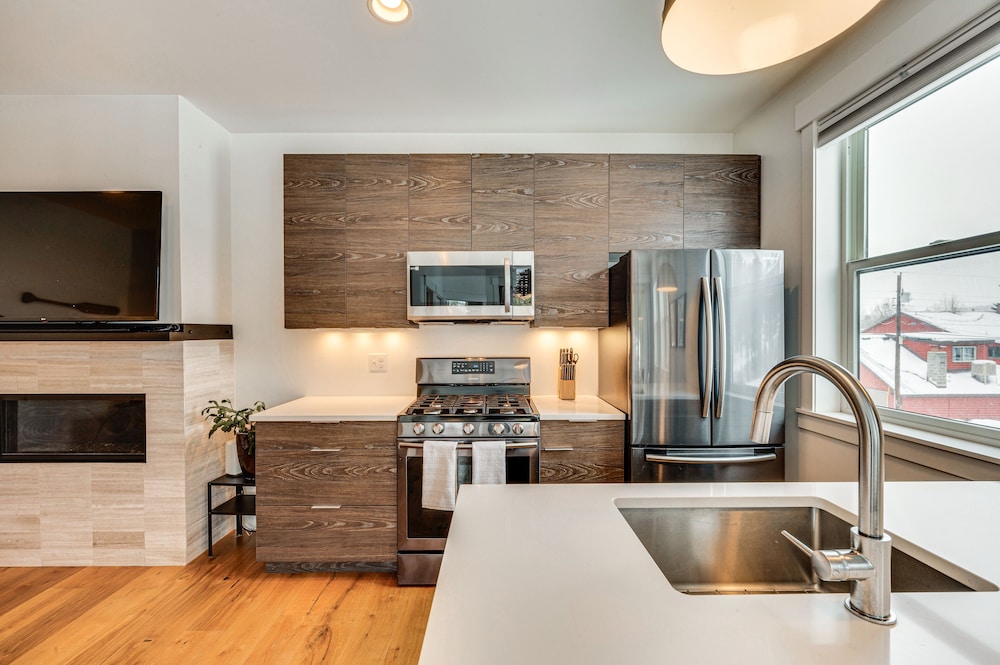 Updated Grand Lake Loft w/ View, 2 Mi to Rmnp! - Property Image 24