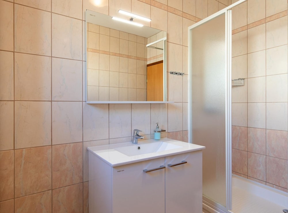 Scenic Elegant Apartments Krk With Balcony and Pool