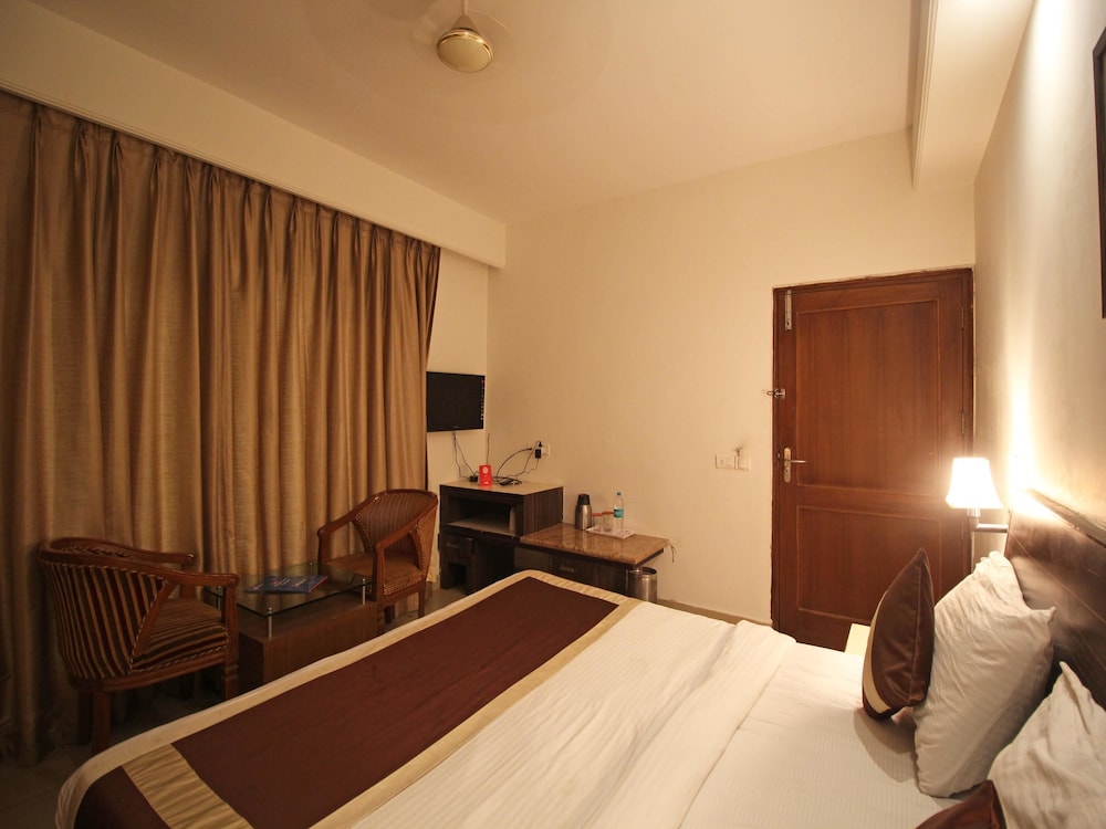 OYO 6438 Hotel Valley Plaza