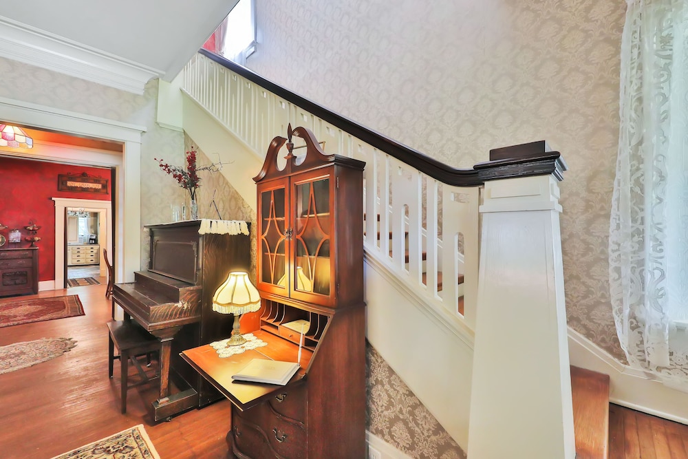 The Lancaster Manor B&B view 4