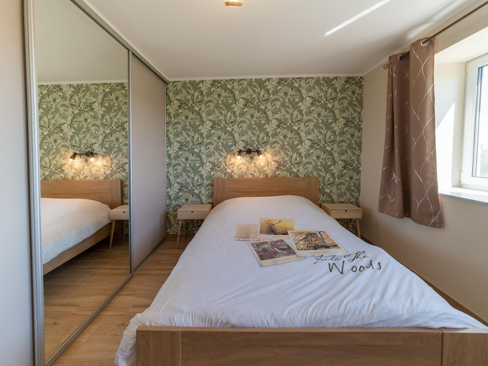 Spacious Getaway Near Spa F1