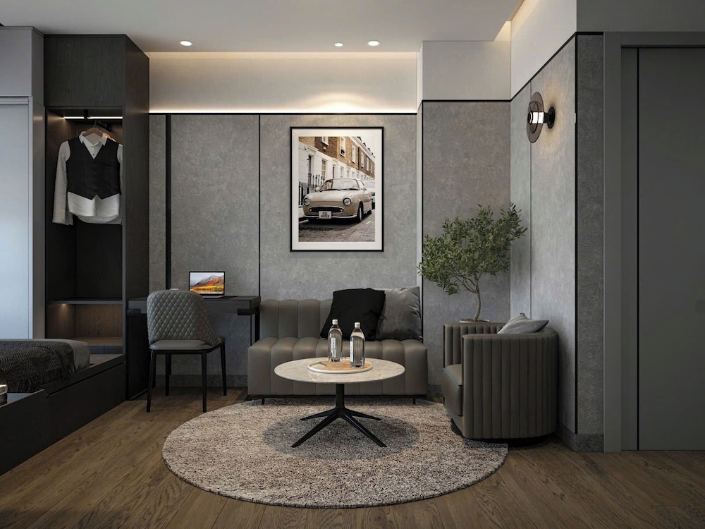 Unite StayCation Nhieu Tu
