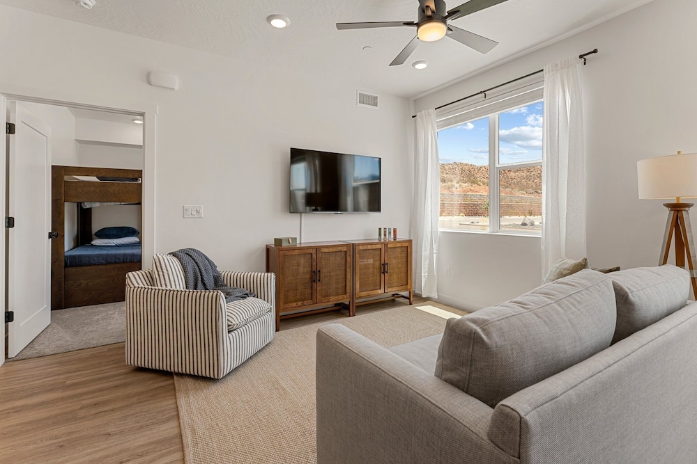 Comfort At Cliff Side 2 Bedroom Condo