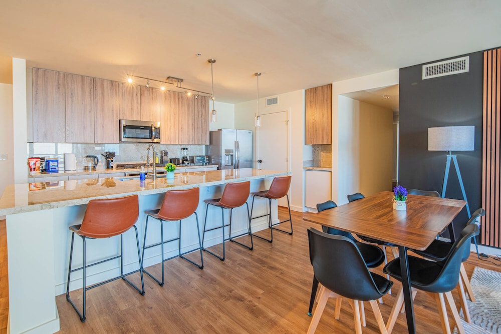 ROVE LIVING/KL - 44 Monroe