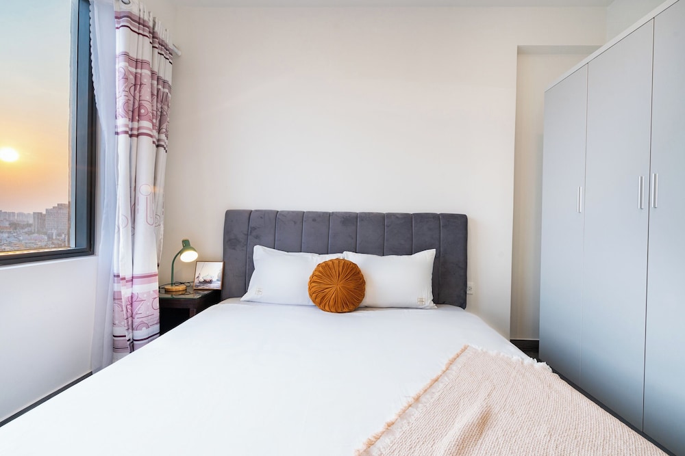 SOHO Premier Residence