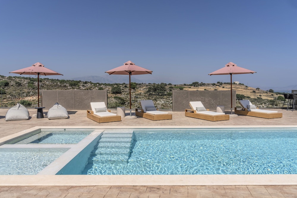 Luxury Villa Maximus - With Private Heated Pool
