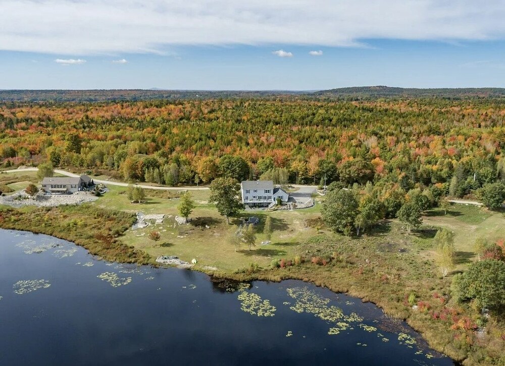 Serene 7br Haven By The Lake 7 Bedroom Home