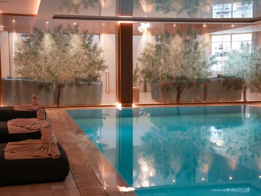 Aqua House Valentino