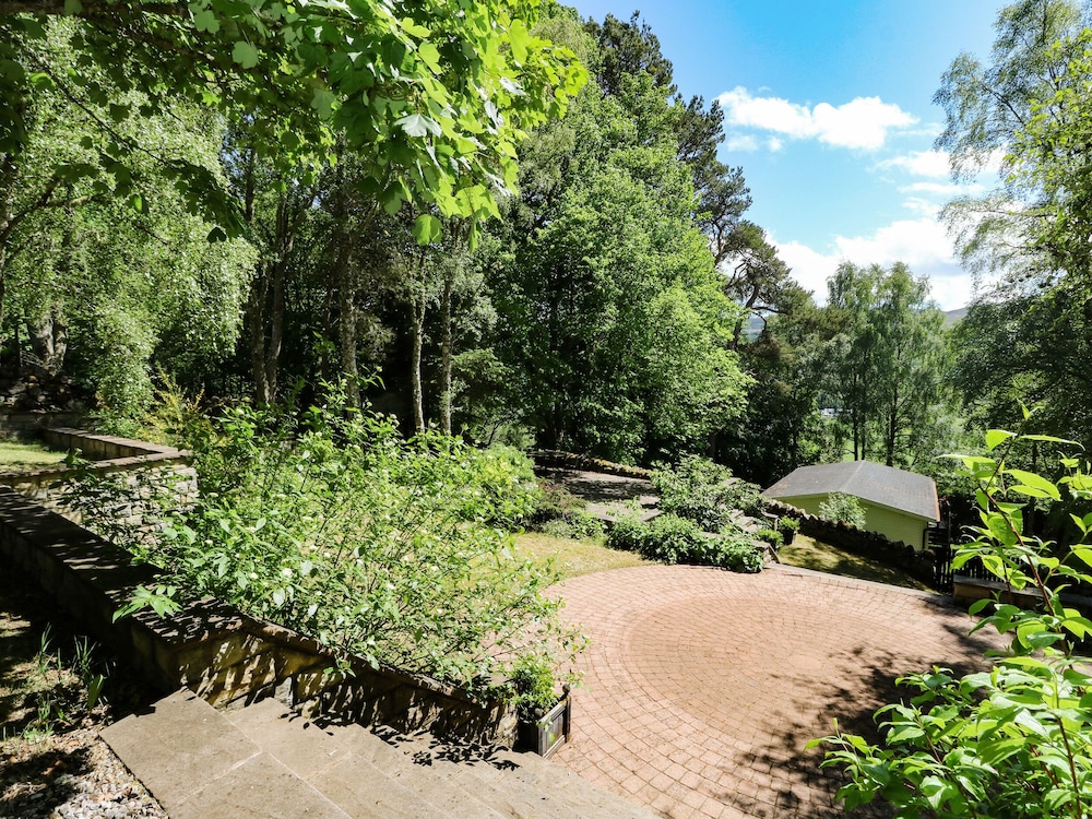 Bearnock Lodge