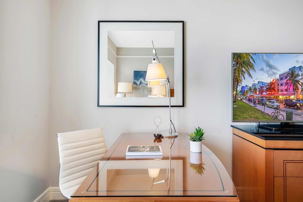 1435 Brickell Ave #3004