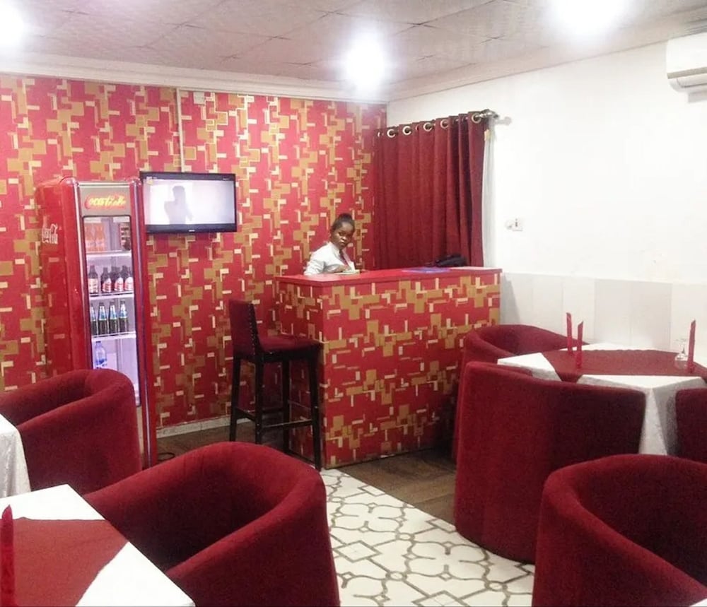 Chrisolik Hotel