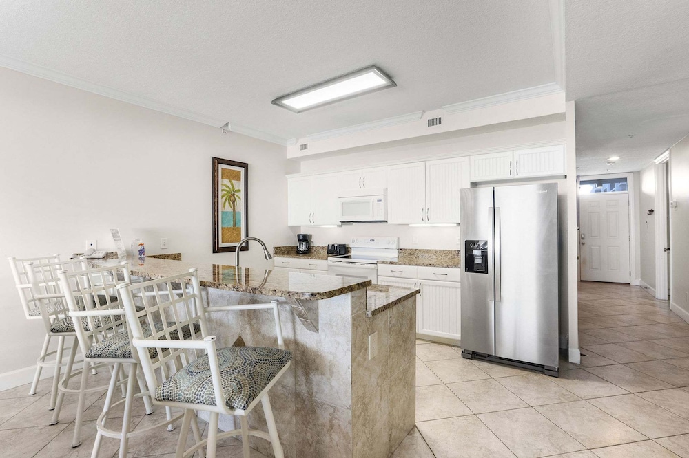 Grand Pointe 411 3 3 5 Gulf-front A Amenities