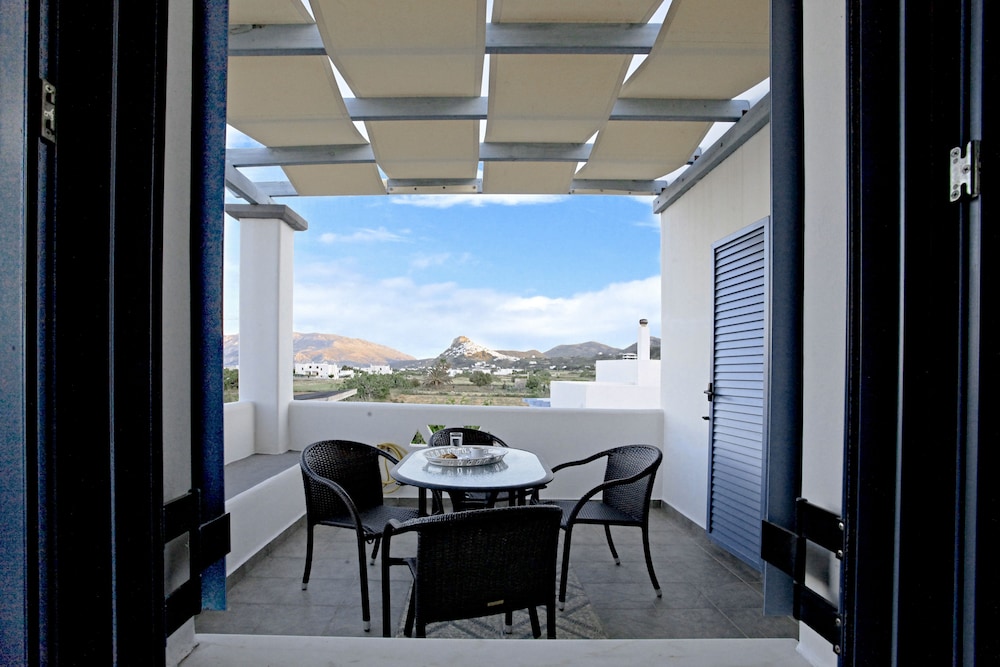 Kallisti Studios en Skiros — balance & terrace