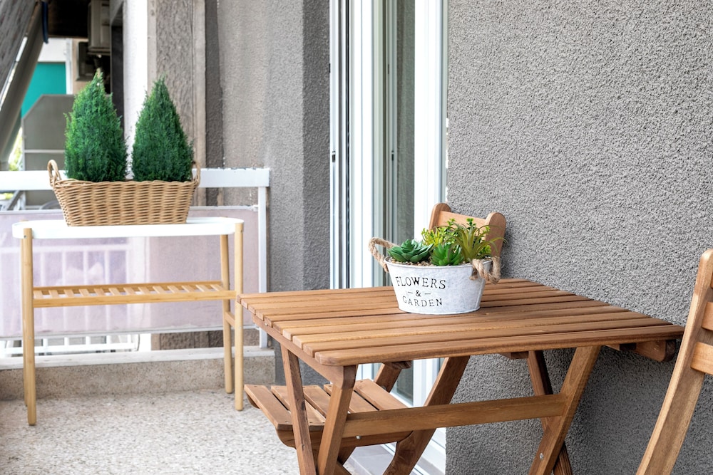Astoria -Luxury 2-BR Apartment in Athens