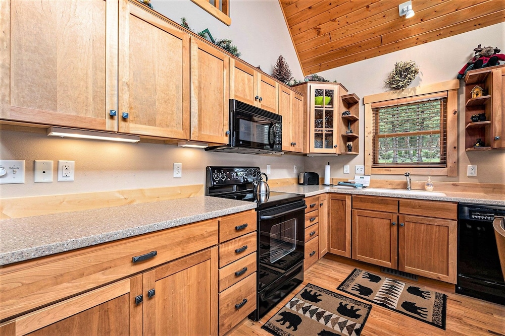 Solitude Bighorn 9 - Estes Park 2 Bedroom Condo by RedAwning - Property Image 22