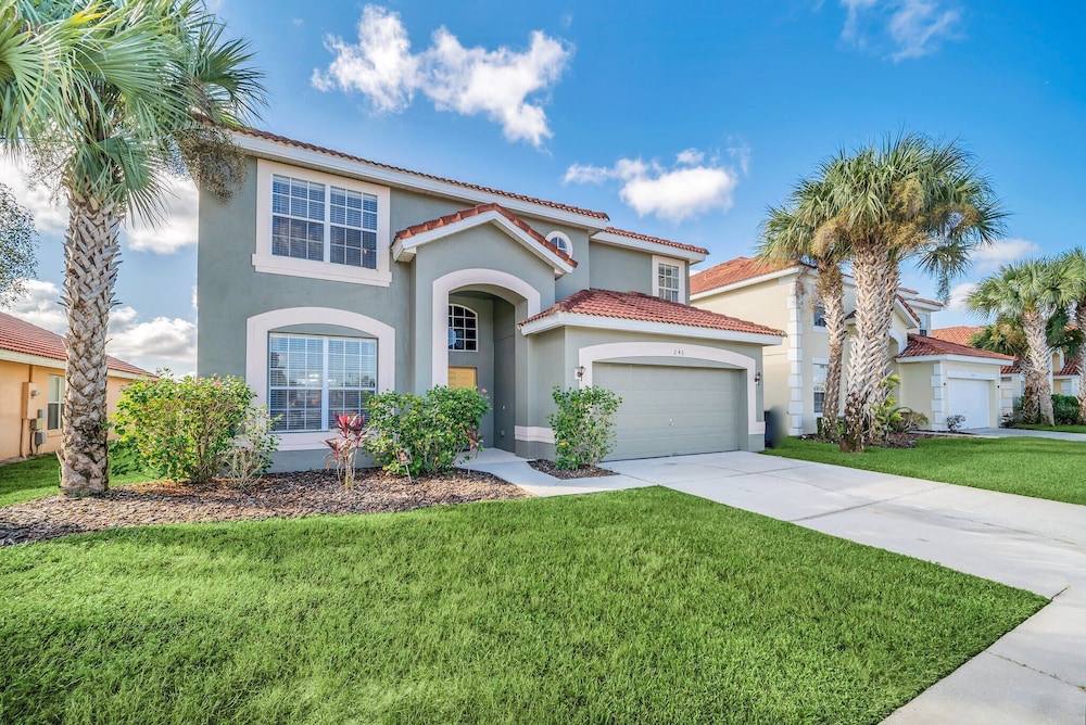 Stunning Villa! Sweeping Views of Florida Nature and Fantastic Game Room - Image 1