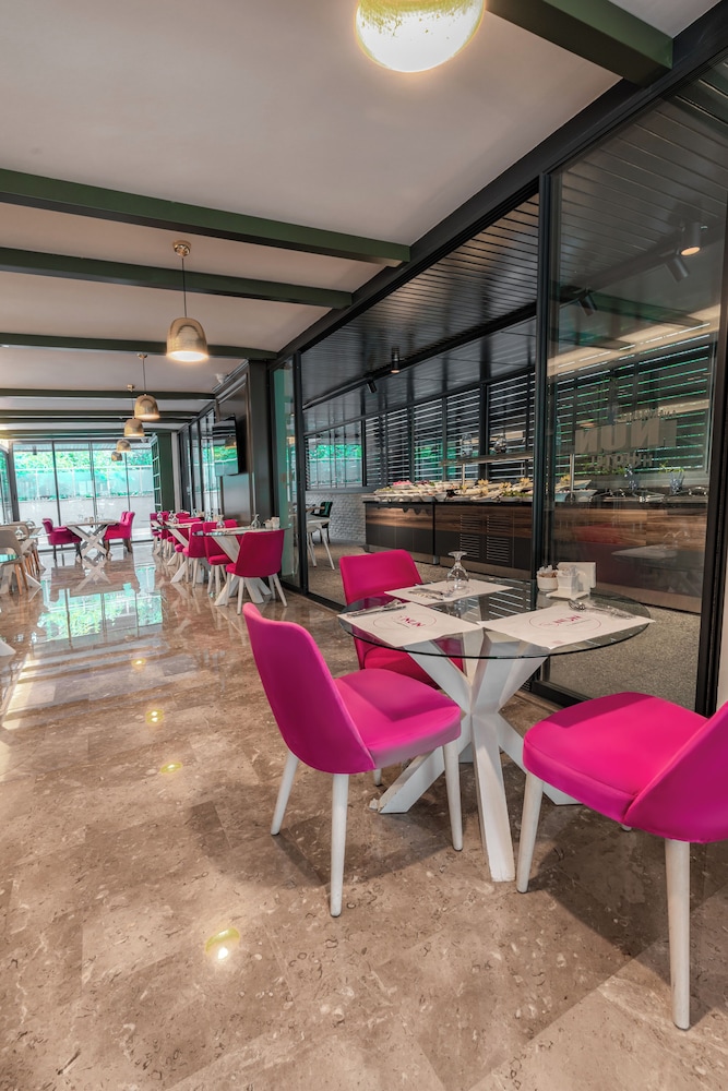 Nun By Laren Hotels - Image 74