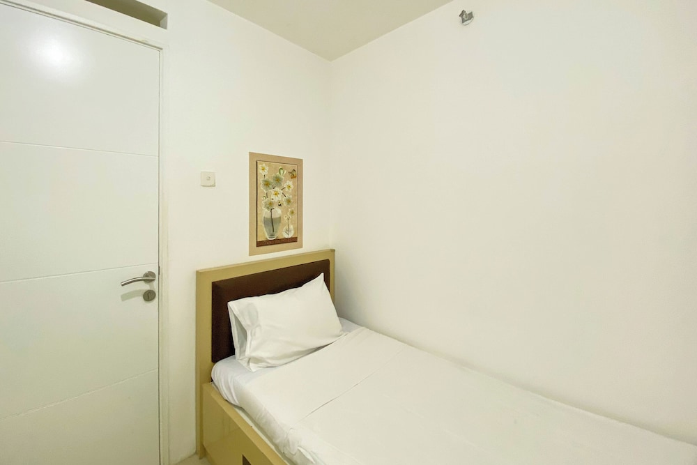 Comfort Living And Modern 2Br At Bassura City Apartment