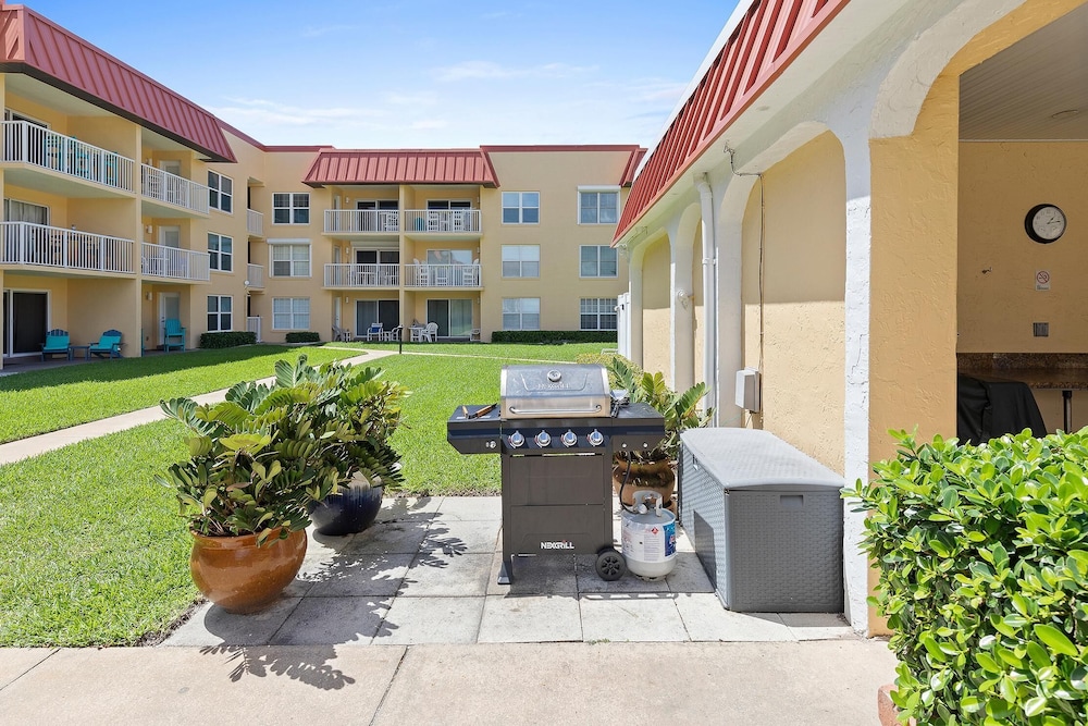 Point East 320