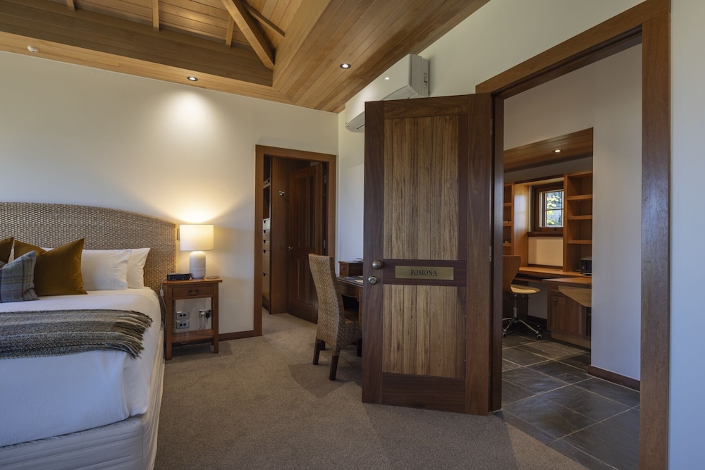 Cabot Lodge