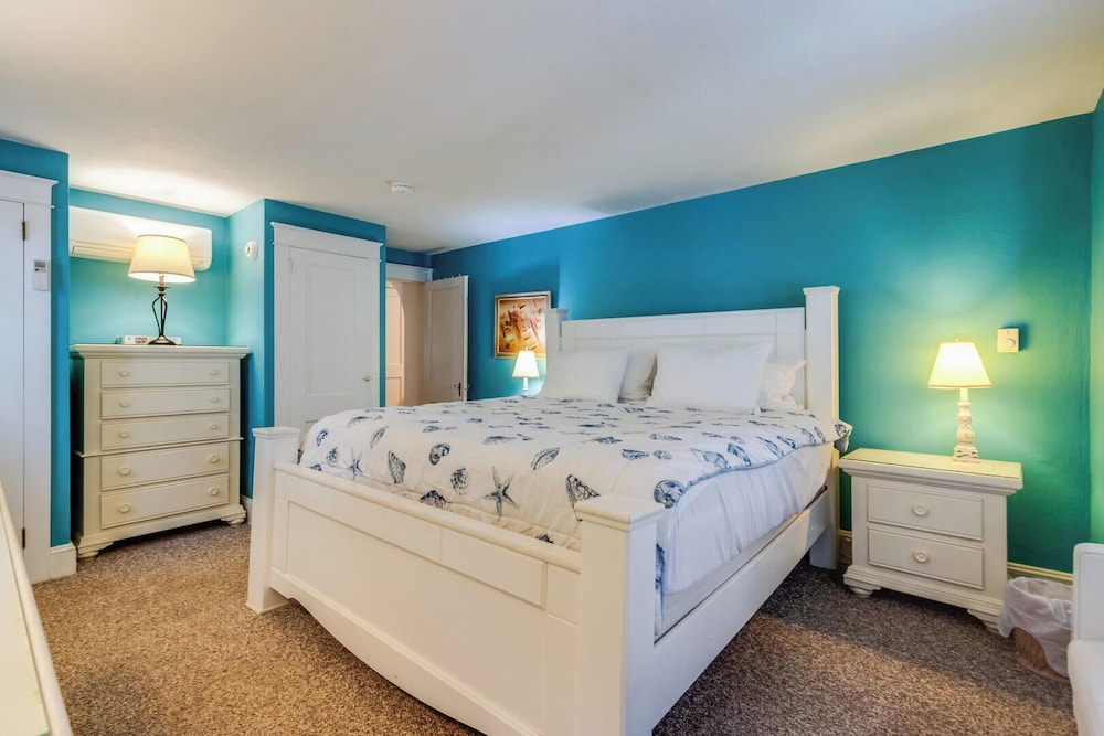 Hickman Street 208a