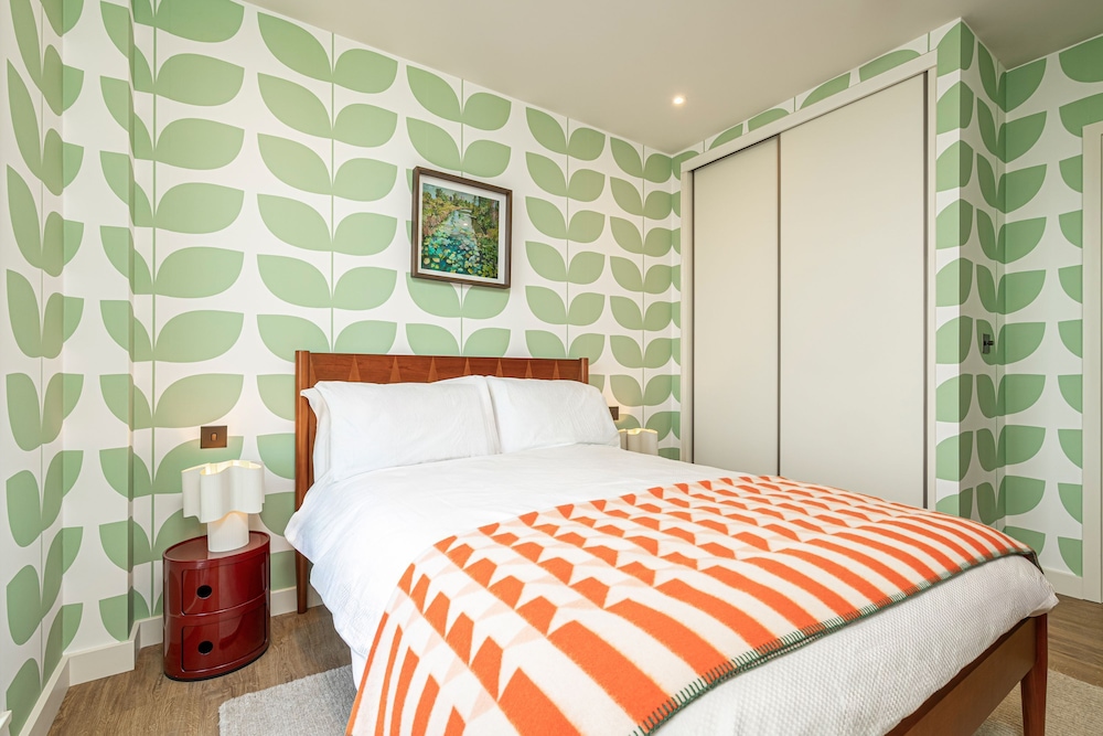 The Eades Natasha Landers 2 Bed