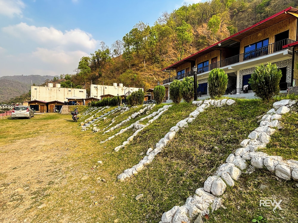 Euphoric Tiger Resort