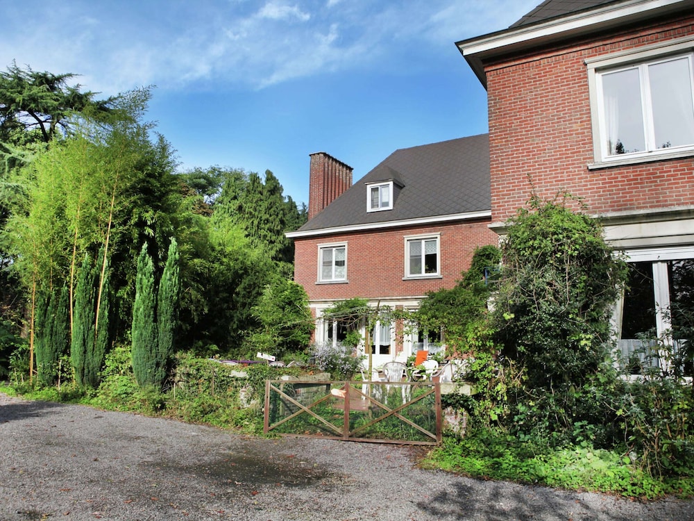 Spacious 11-bed Family Retreat