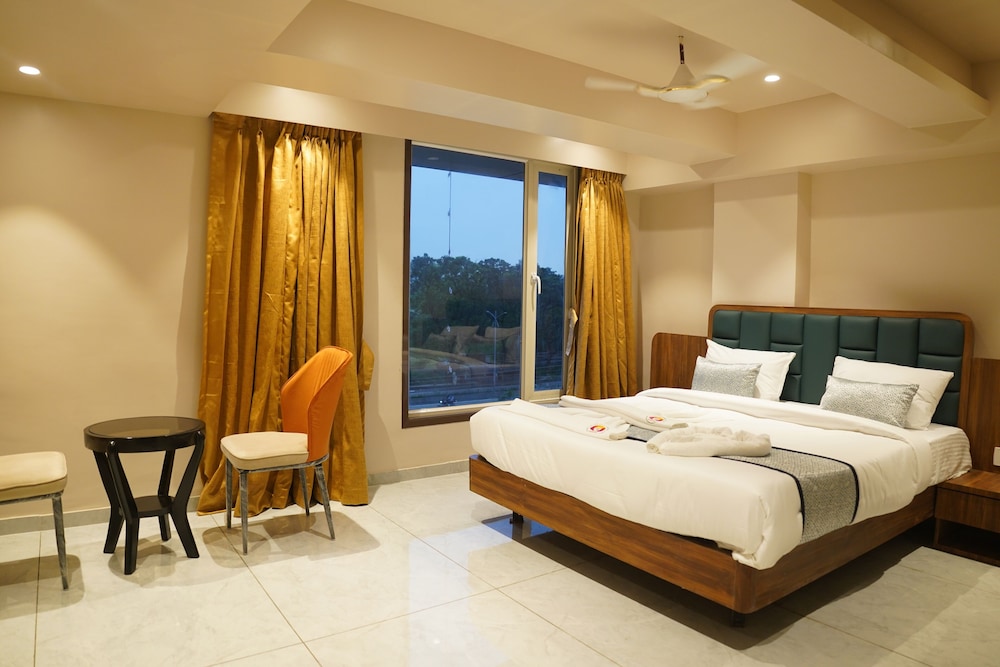 Hotel Status Inn
