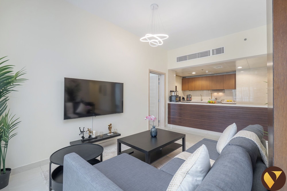 Spacious Pulse Smart Residence JVC
