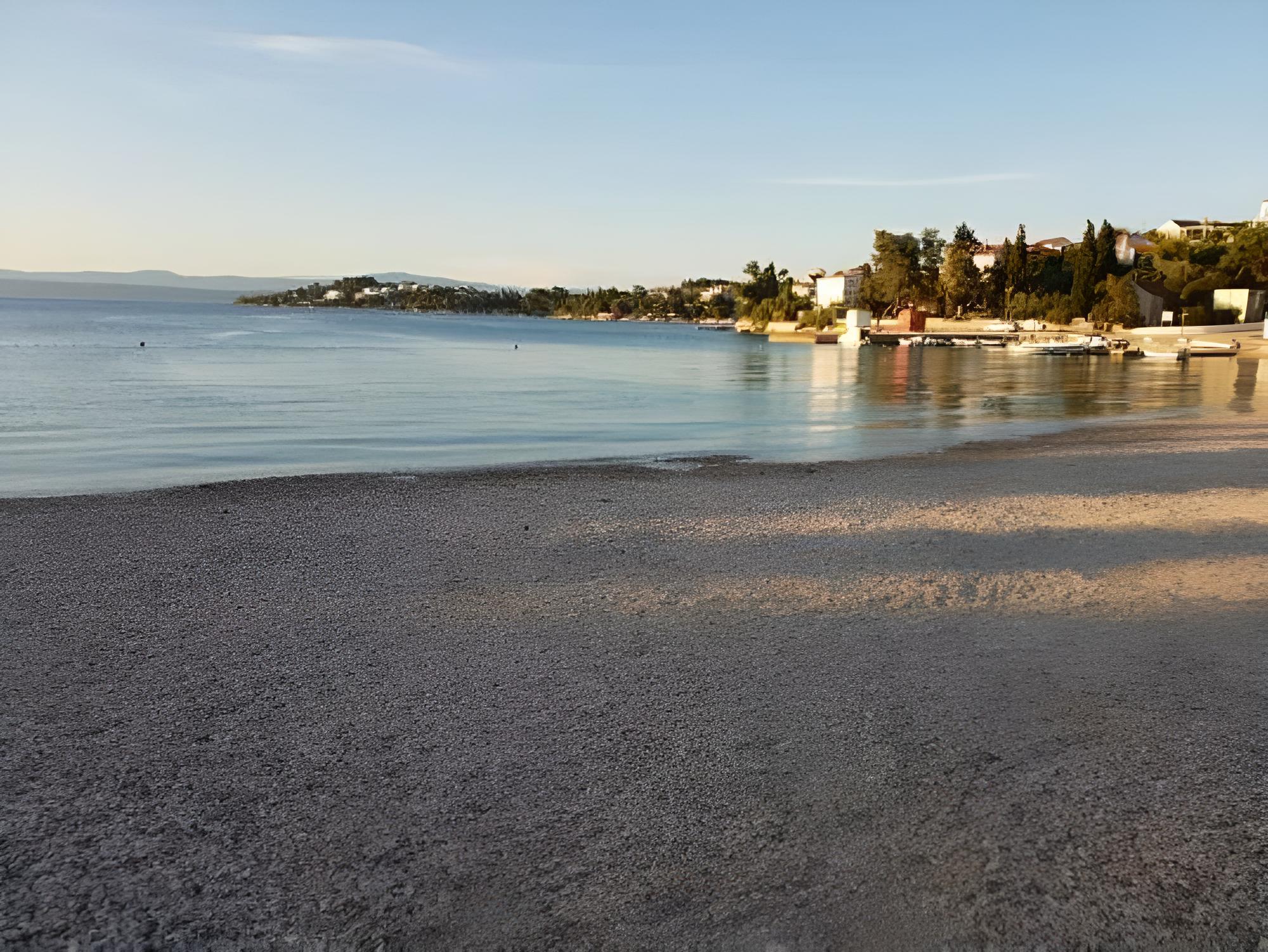Iva - 50m From the Beach - A1 view 3