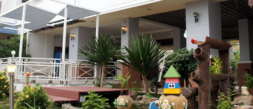 Benjamart Residence