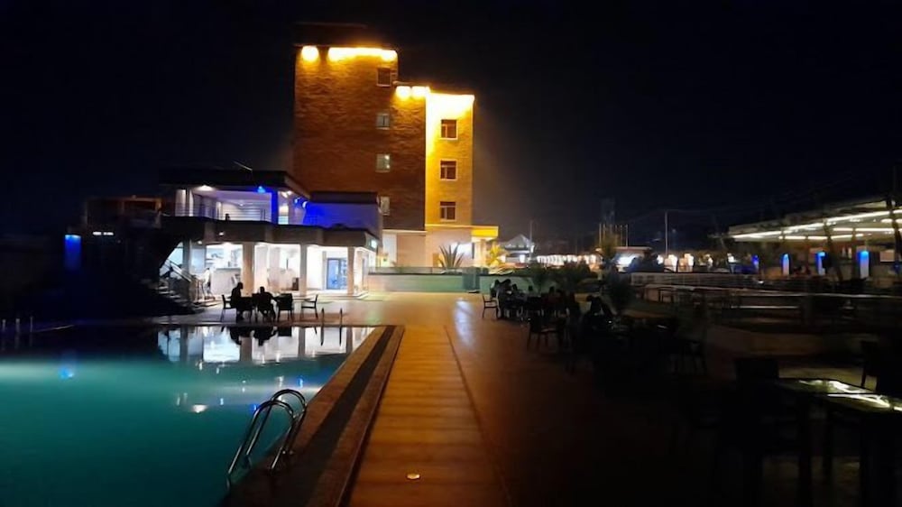 Maxbe Continental Hotel