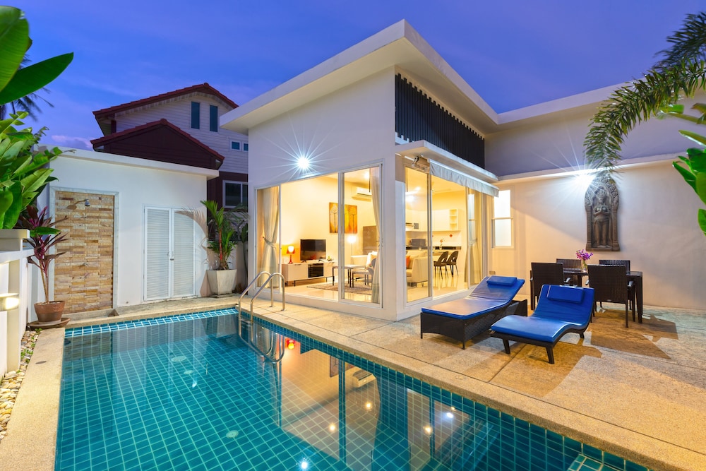 Tropical Holiday 2BR Pool Villa Greens 9
