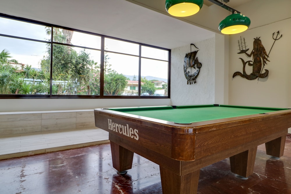 Calamos Beach Family Club Hotel