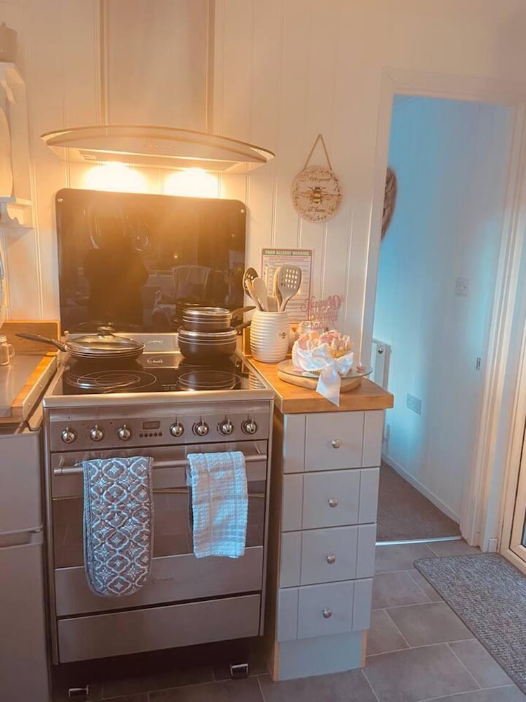 A Beautiful, Unique Lodge, Made for two view 4
