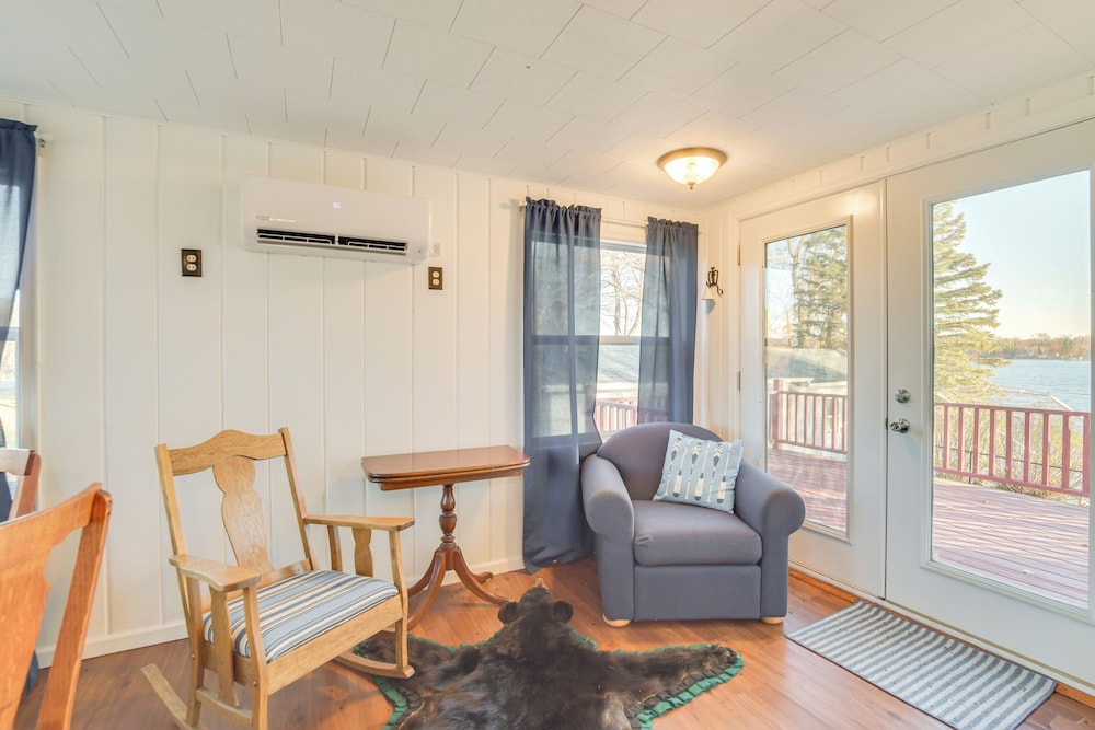 Pet-friendly Cabin on Star Lake: Fire Pit & Grill!