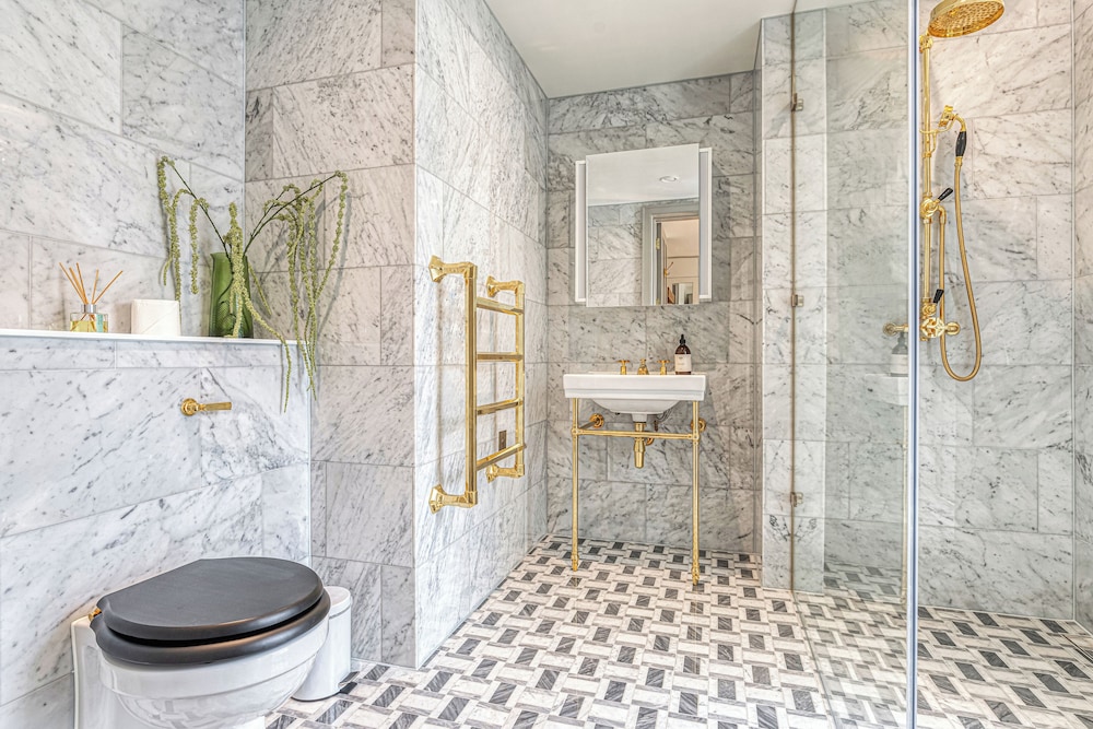 Luxury flats near Big Ben and London Eye