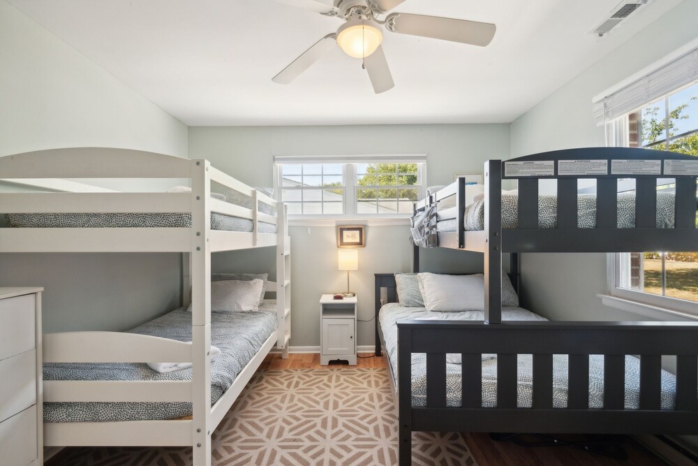 Cozy 2br Condo - Beachside Bliss With Yard Space 2 Bedroom Condo view 5