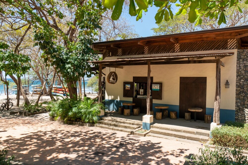 Las Catalinas - 2 BR Condo Just Steps to the Beach - Casa el Chante
