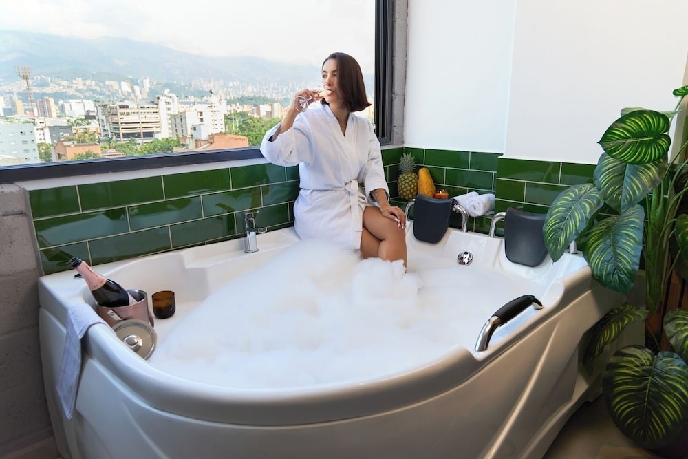 Luxurious Jacuzzi Aparta-suite Stadio Rosa Negra