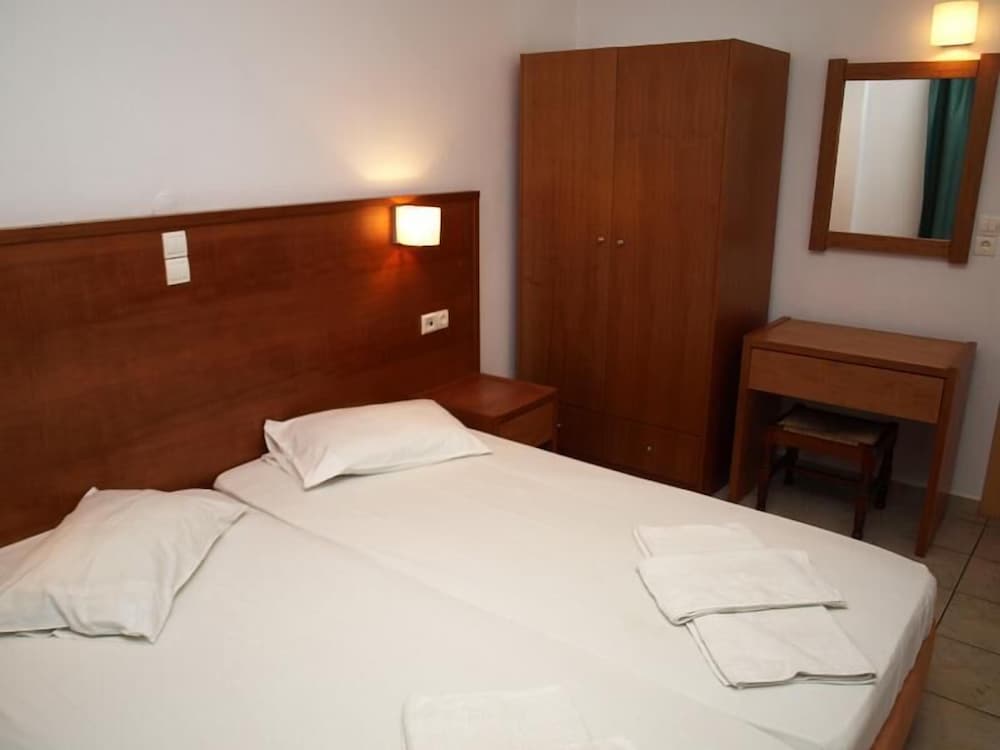 Haris Apartments