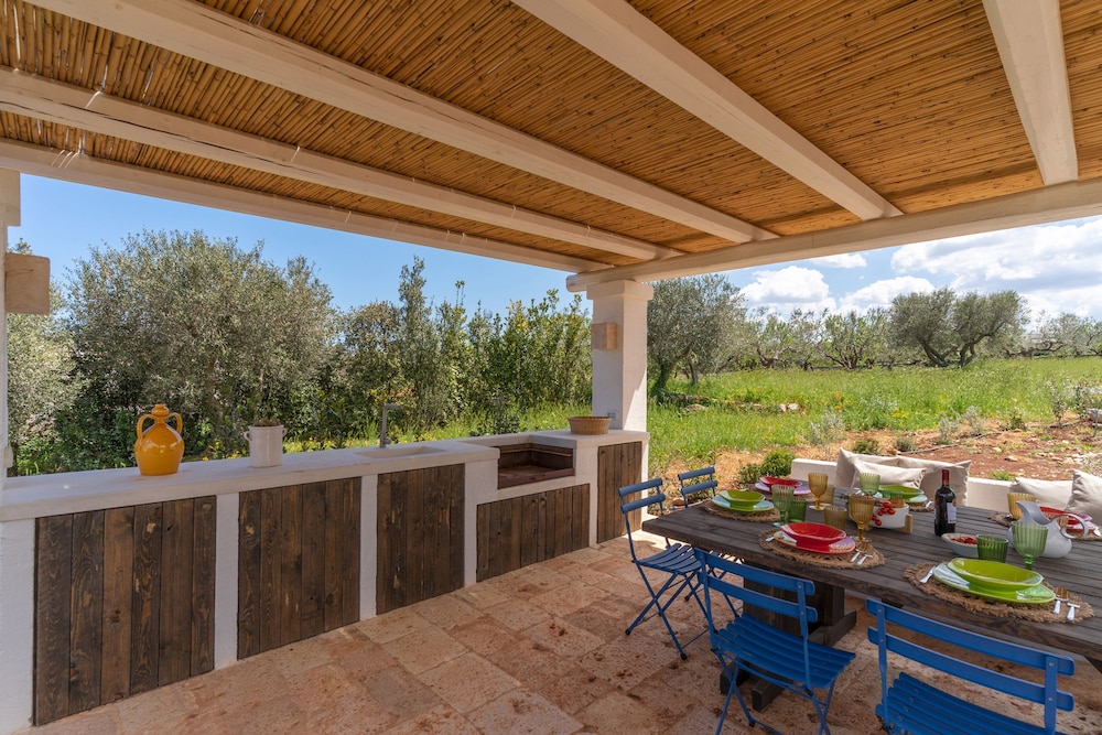 Trulli Pietra Rossa With Pool by Wonderful Italy